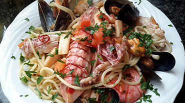 spaghetti alle cicale di mare con cozze spaghetti alle canocchie